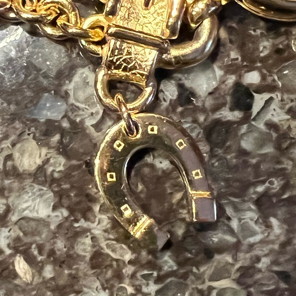 Burberry’s charm bracelet - Picture 9 of 11